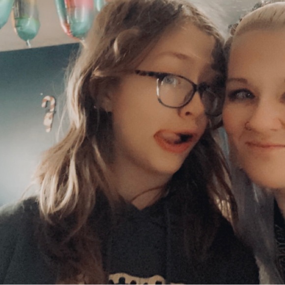 Meet your Posher, Meagan - Picture 4 of 6